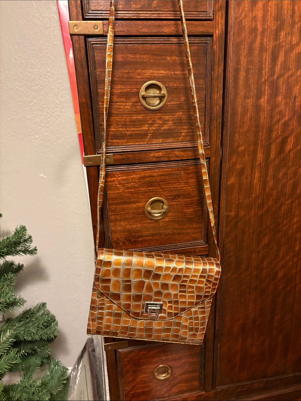 Croc-Embossed Brown Leather Crossbody Bag vintage